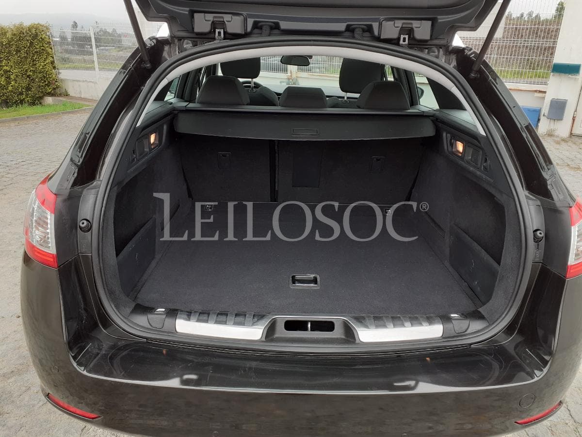 Peugeot 508 SW 1.6 Blue HDI · Ano 2015 — image 19