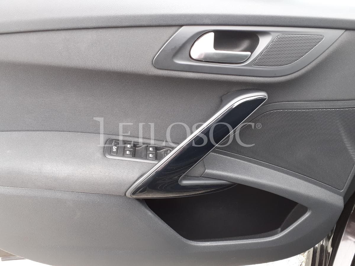 Peugeot 508 SW 1.6 Blue HDI · Ano 2015 — image 9