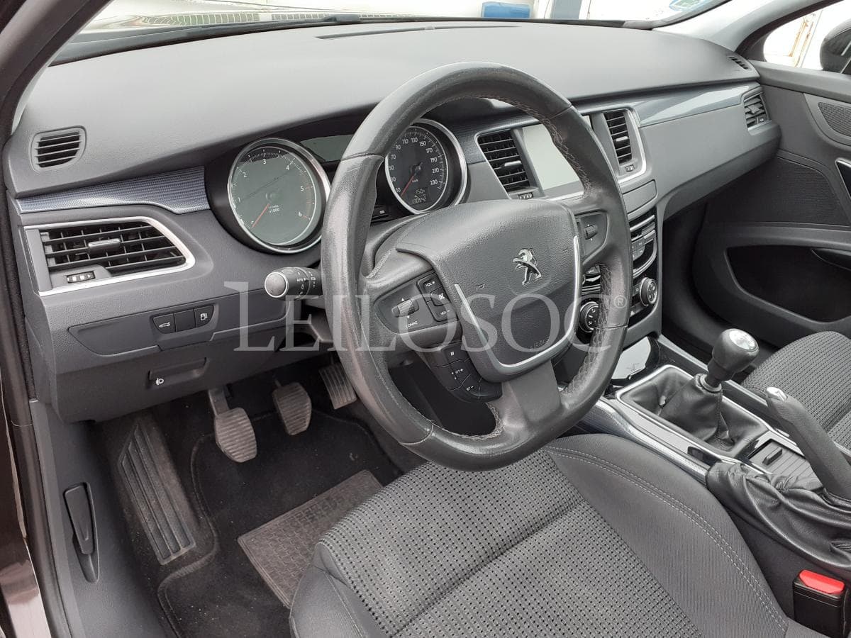 Peugeot 508 SW 1.6 Blue HDI · Ano 2015 — image 10