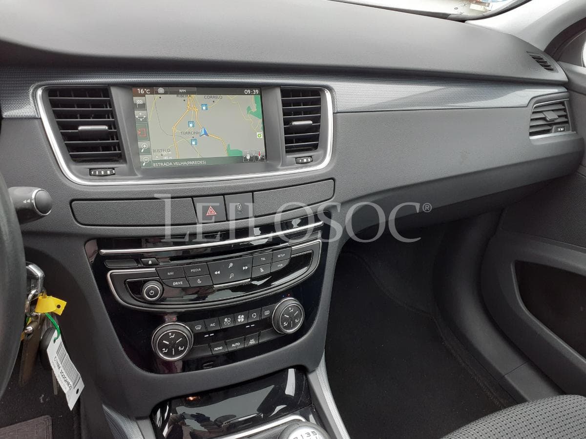 Peugeot 508 SW 1.6 Blue HDI · Ano 2015 — image 14