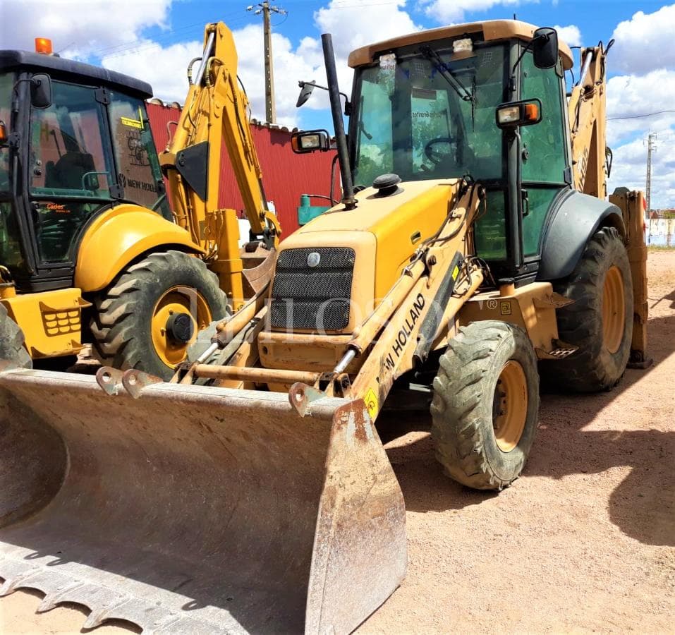 Rectro excavadora New Holland NH95