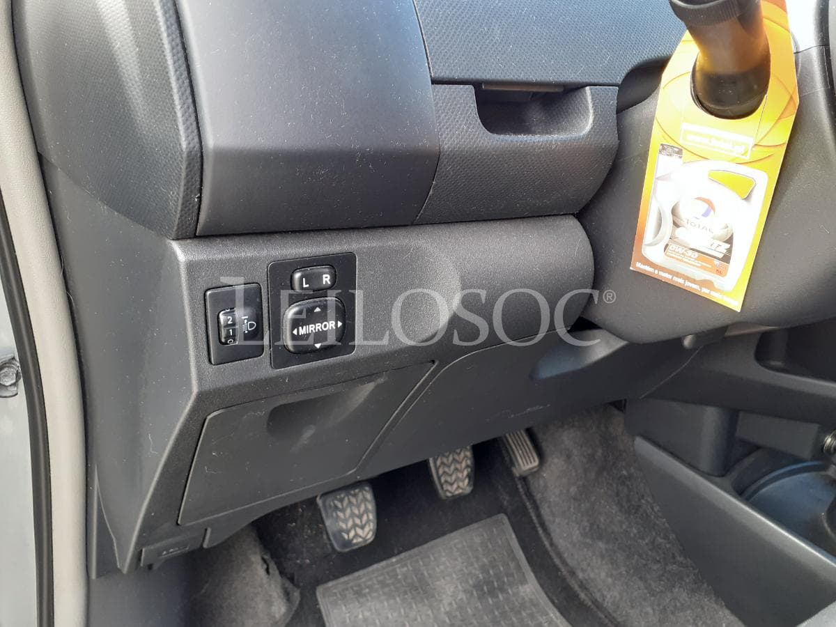 Toyota Yaris 1.0 VVT-i ·  Ano 2008 — imagem 12