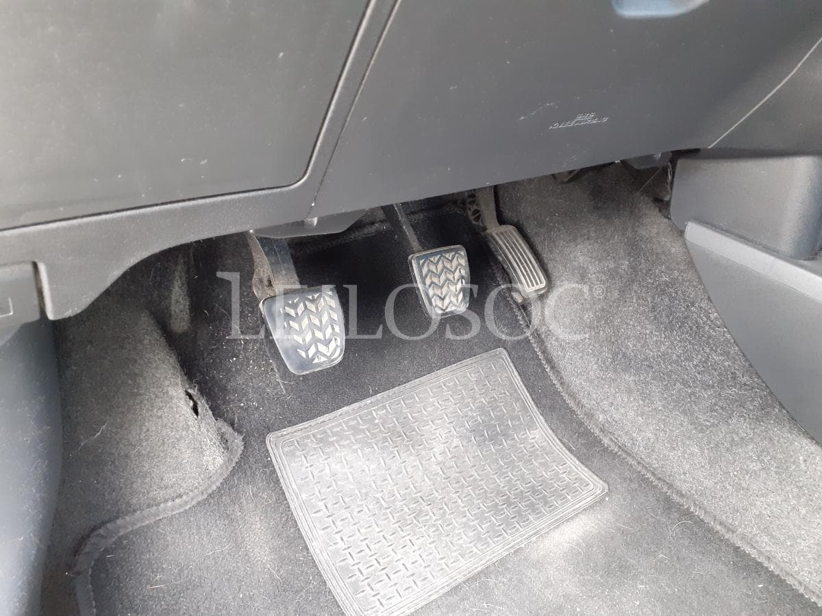 Toyota Yaris 1.0 VVT-i ·  Ano 2008 — imagem 9