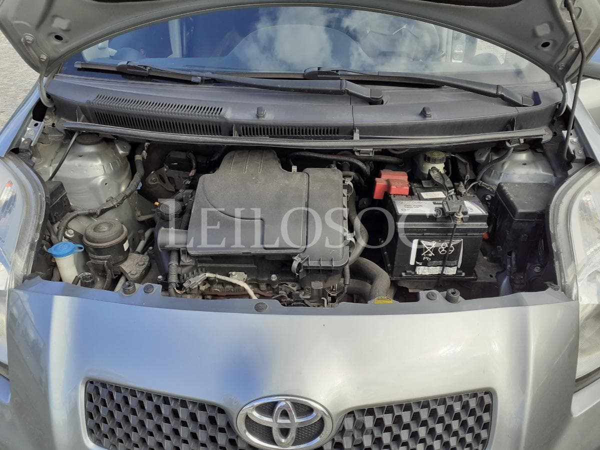 Toyota Yaris 1.0 VVT-i ·  Ano 2008 — imagem 17