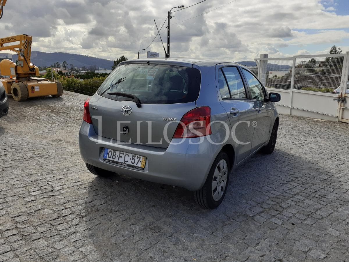 Toyota Yaris 1.0 VVT-i ·  Ano 2008 — imagem 5