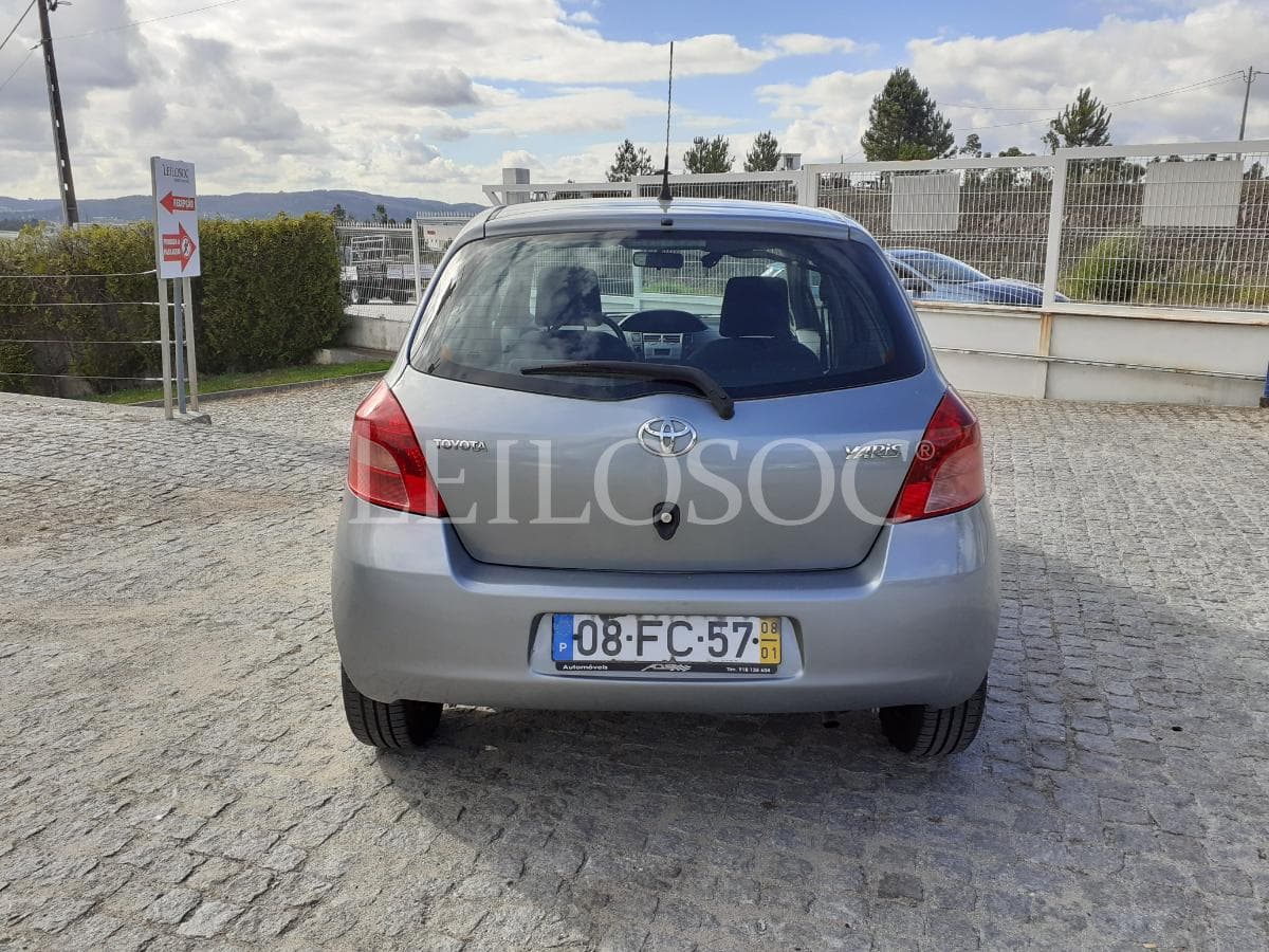 Toyota Yaris 1.0 VVT-i ·  Ano 2008 — imagem 4