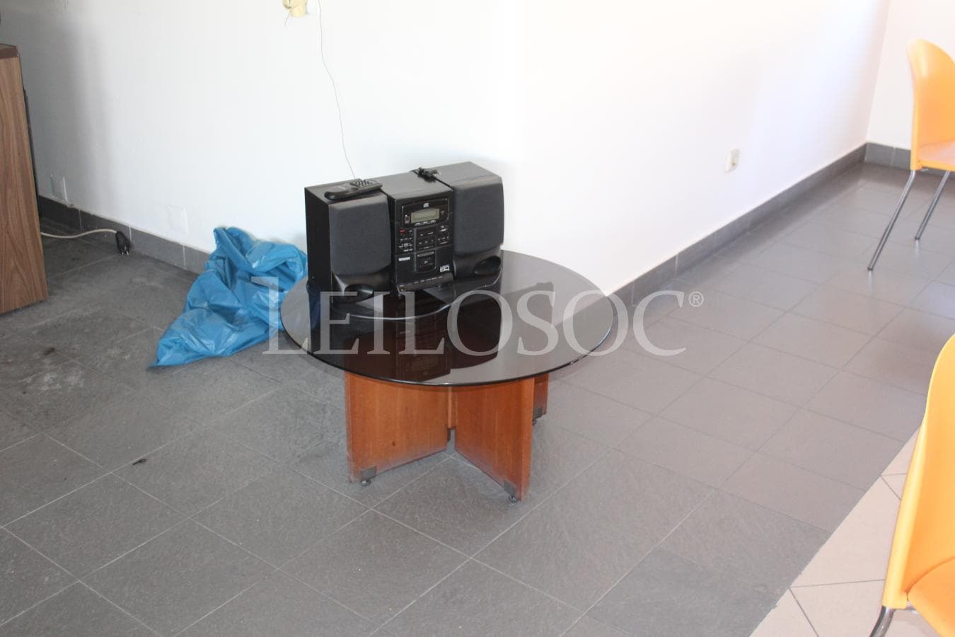 Equipamiento de comedor y vestuario + Equipamiento de Oficina — imagen 6