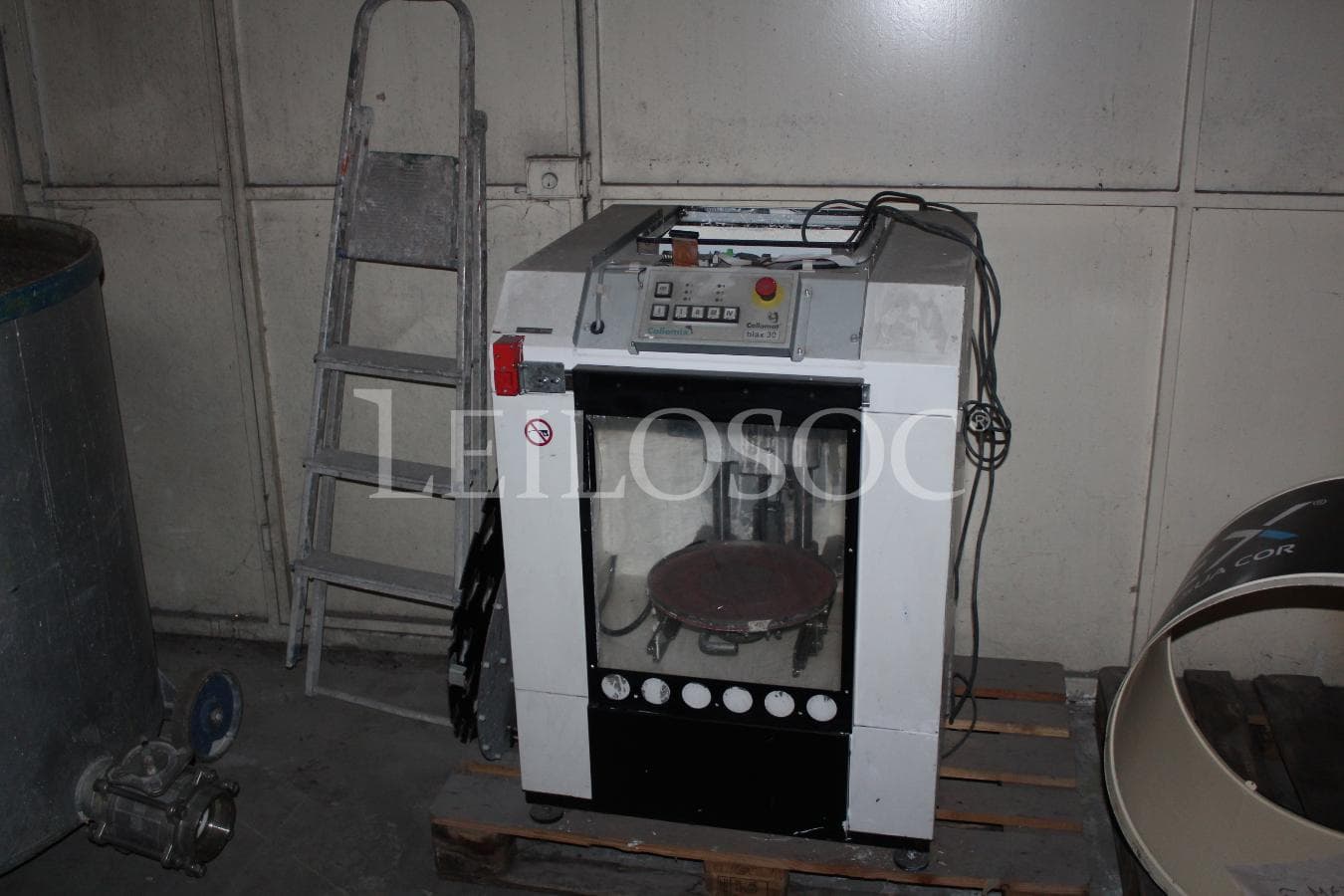 Linha de enchimento + Agitadores máquinas de afinação de cores + Máquina de lavar e bomba + Balanças + Cubas — imagen 20