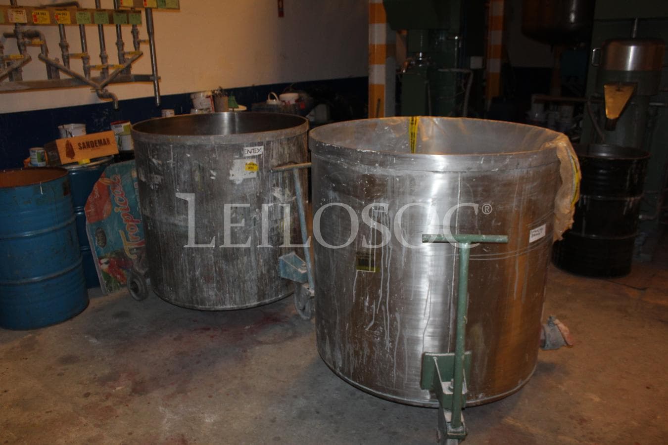 Linha de enchimento + Agitadores máquinas de afinação de cores + Máquina de lavar e bomba + Balanças + Cubas — imagen 5