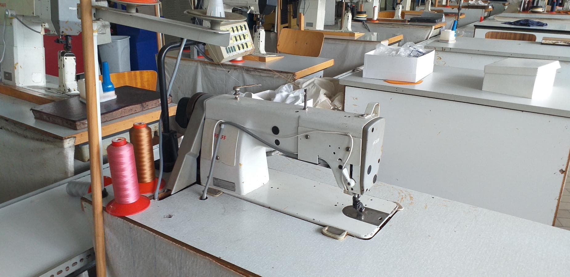 Máquina de Costura  +  Equipamento Diverso — imagem 28