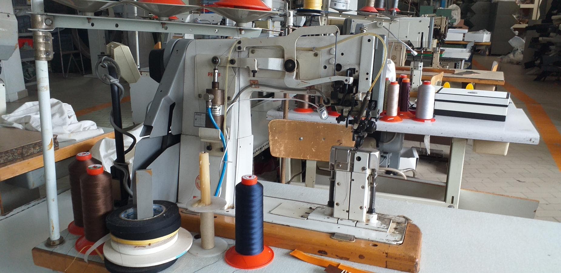 Máquina de Costura  +  Equipamento Diverso — imagem 29