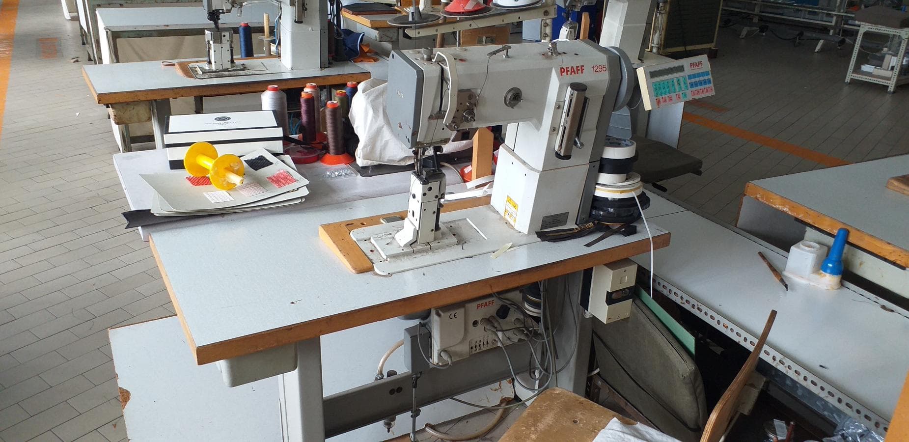 Máquina de Costura  +  Equipamento Diverso — imagem 4