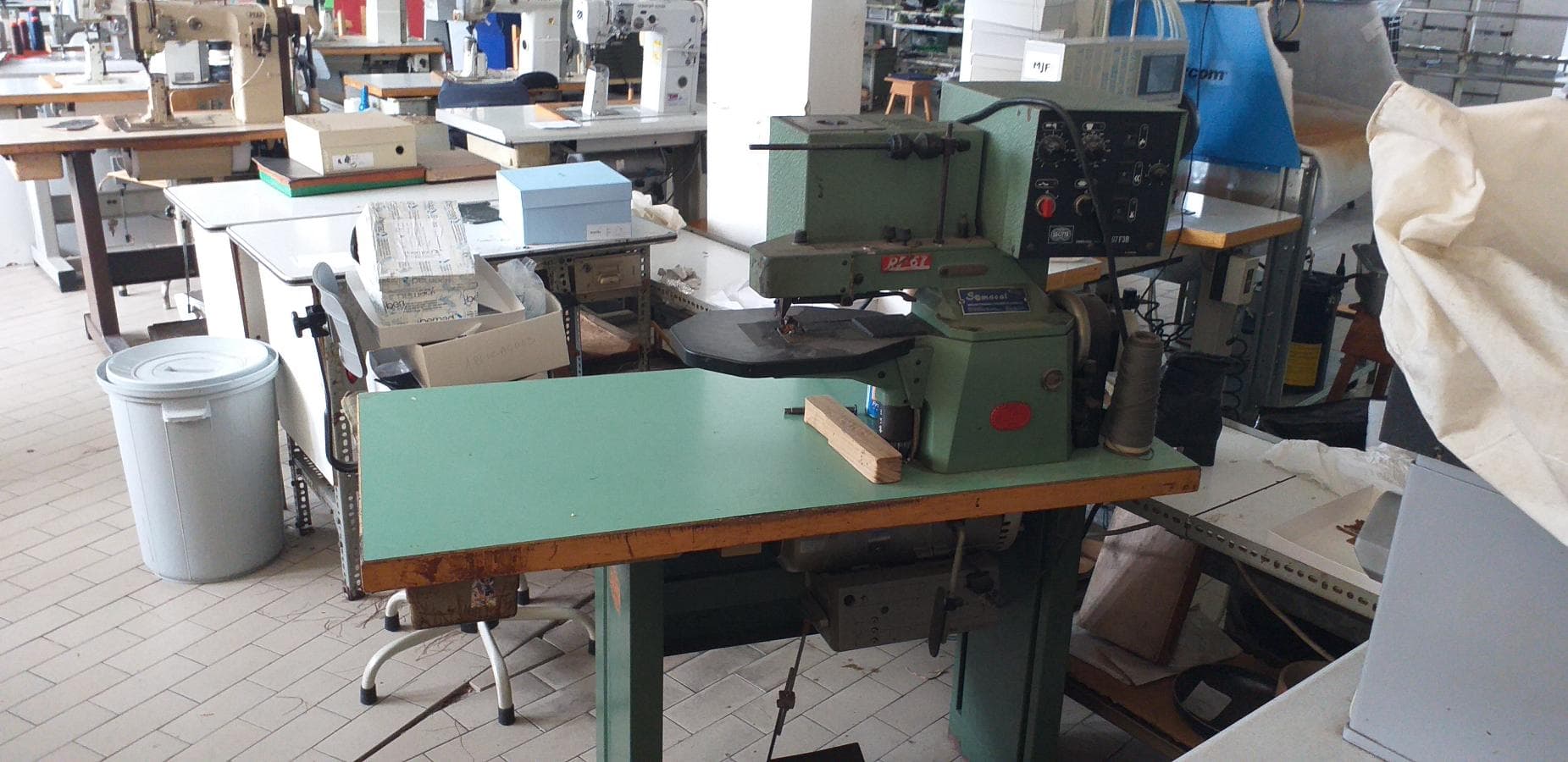 Máquina de Costura  +  Equipamento Diverso — imagem 48