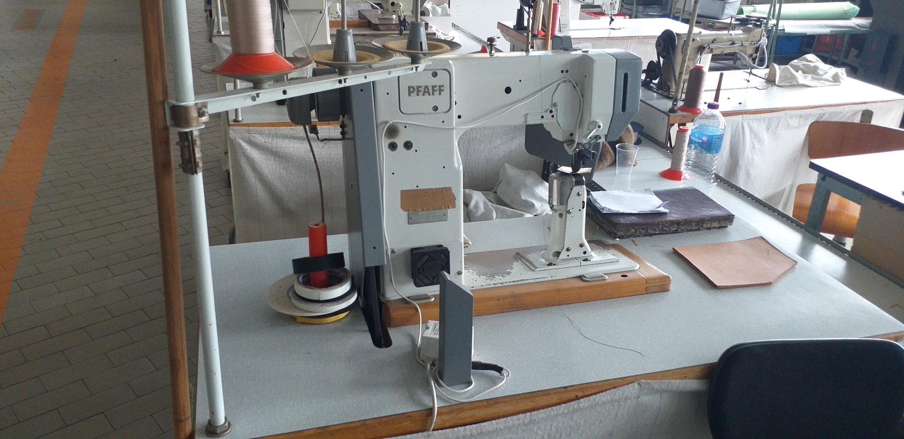 Máquina de Costura  +  Equipamento Diverso — imagem 35