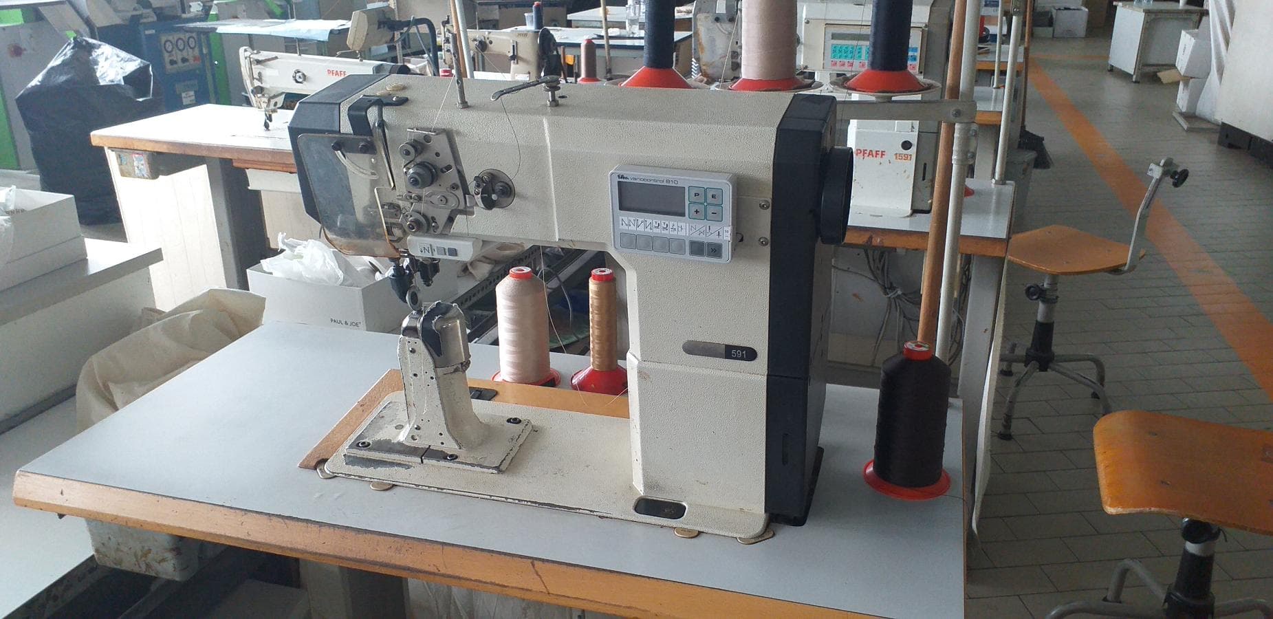 Máquina de Costura  +  Equipamento Diverso — imagem 13
