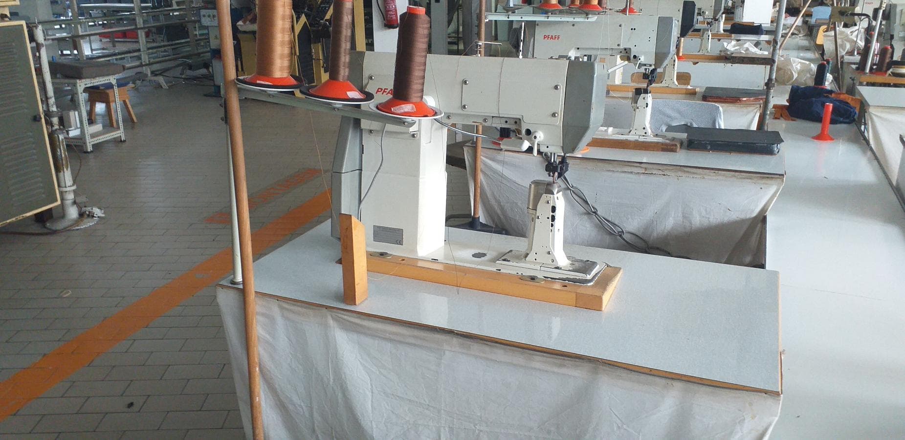 Máquina de Costura  +  Equipamento Diverso — imagem 38