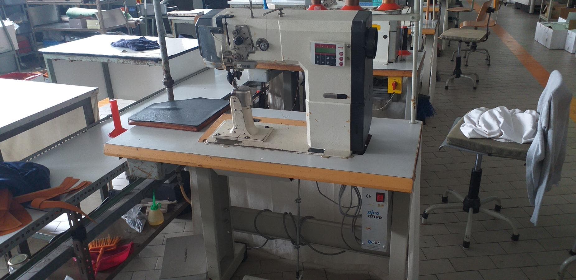 Máquina de Costura  +  Equipamento Diverso — imagem 16