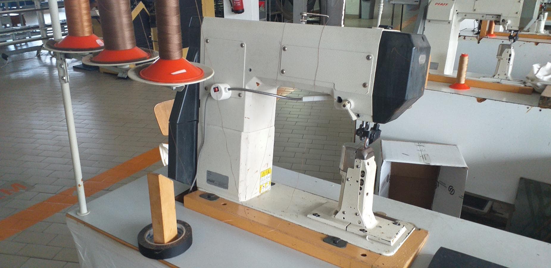 Máquina de Costura  +  Equipamento Diverso — imagem 40