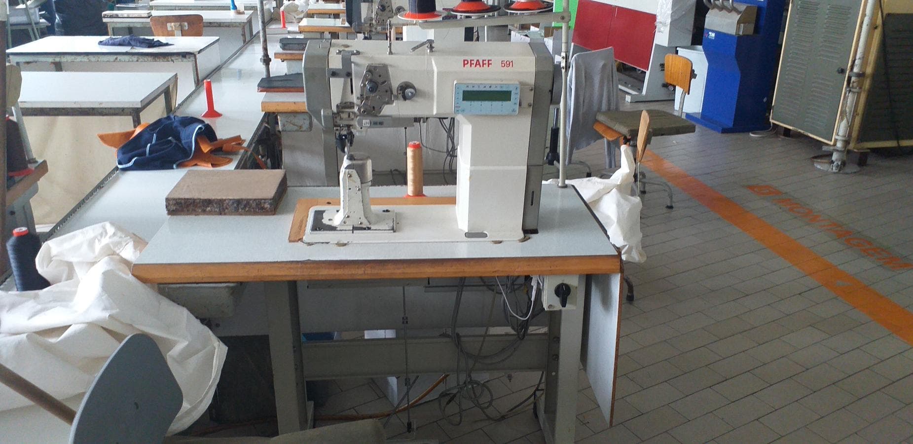 Máquina de Costura  +  Equipamento Diverso — imagem 17