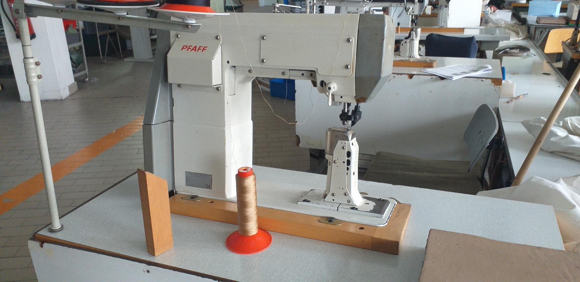 Máquina de Costura  +  Equipamento Diverso — imagem 41