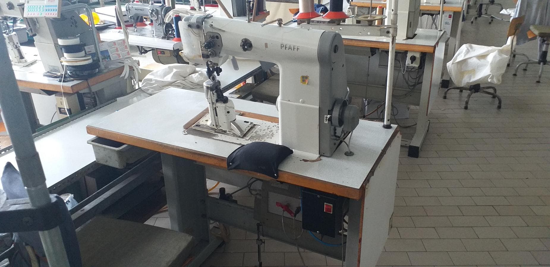 Máquina de Costura  +  Equipamento Diverso — imagem 18