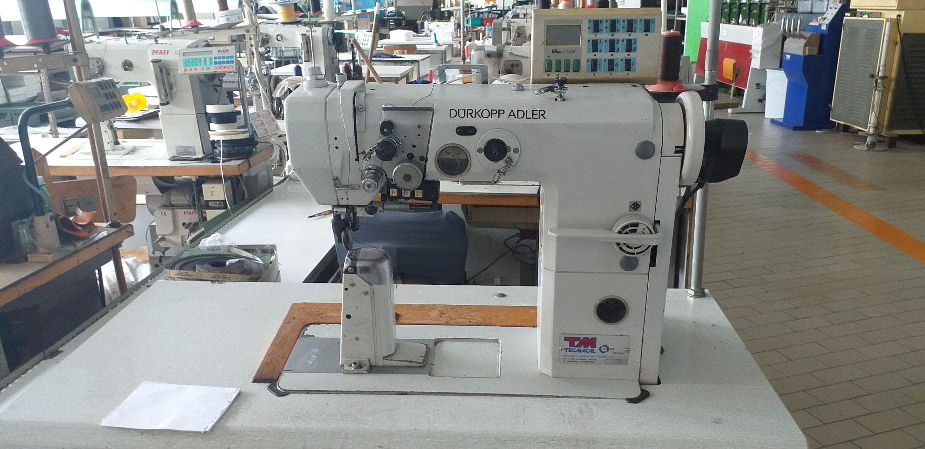 Máquina de Costura  +  Equipamento Diverso — imagem 19