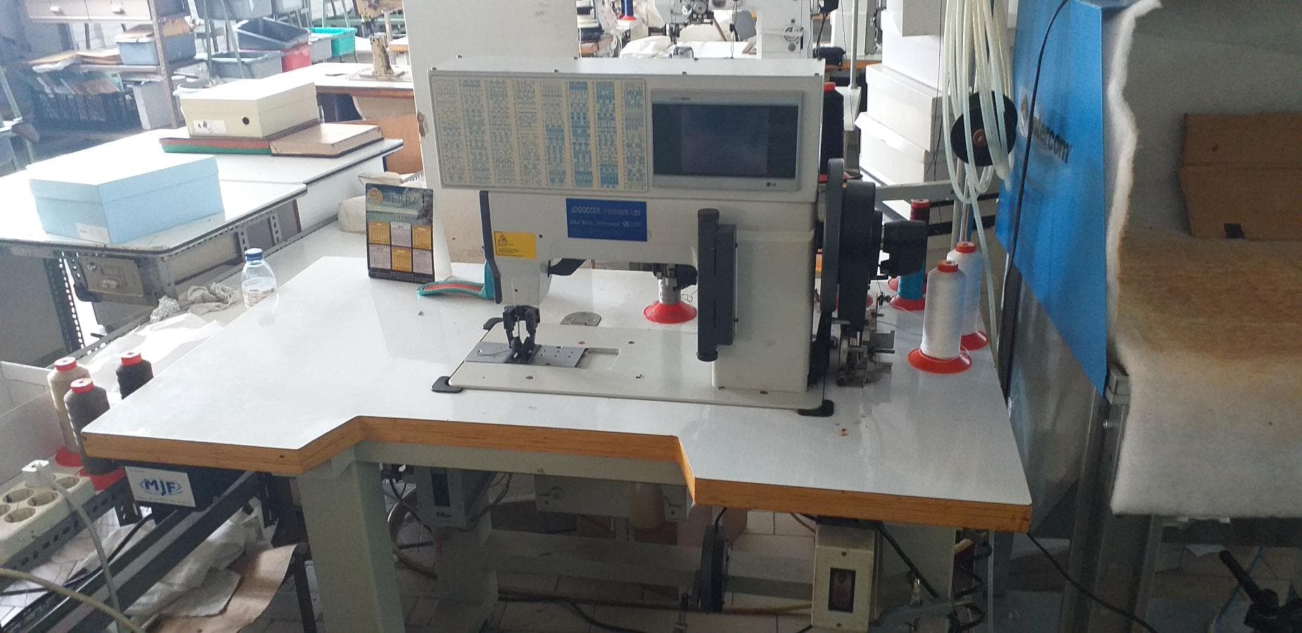 Máquina de Costura  +  Equipamento Diverso — imagem 20