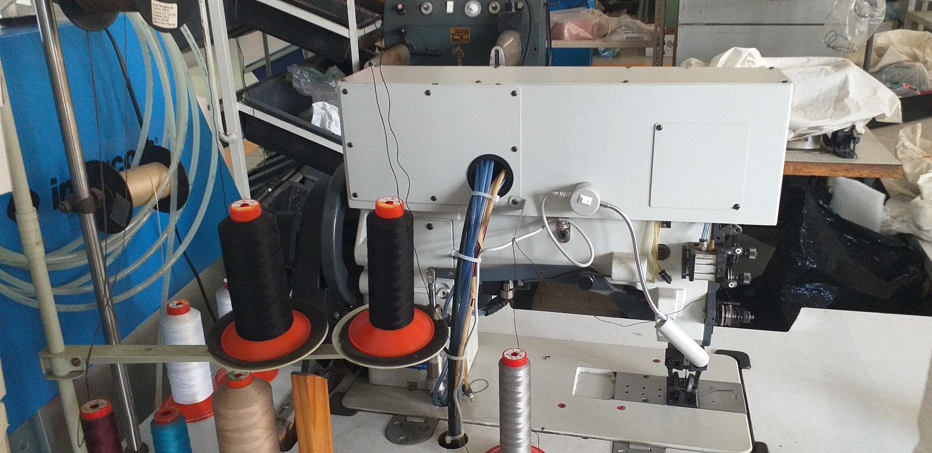 Máquina de Costura  +  Equipamento Diverso — imagem 44