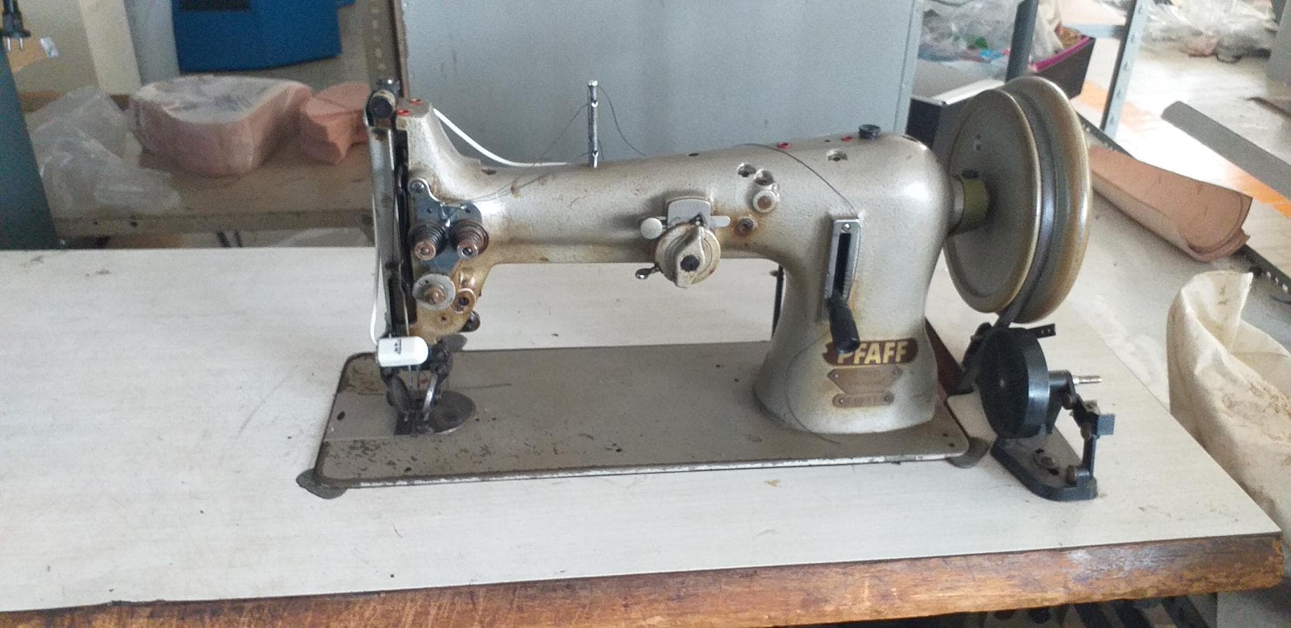 Máquina de Costura  +  Equipamento Diverso — imagem 21