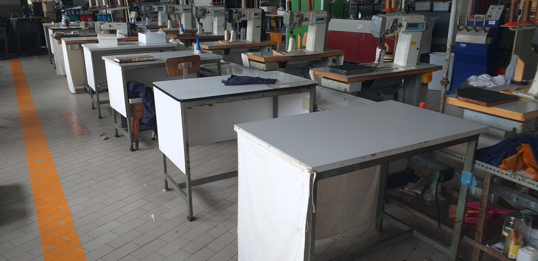 Máquina de Costura  +  Equipamento Diverso — imagem 23