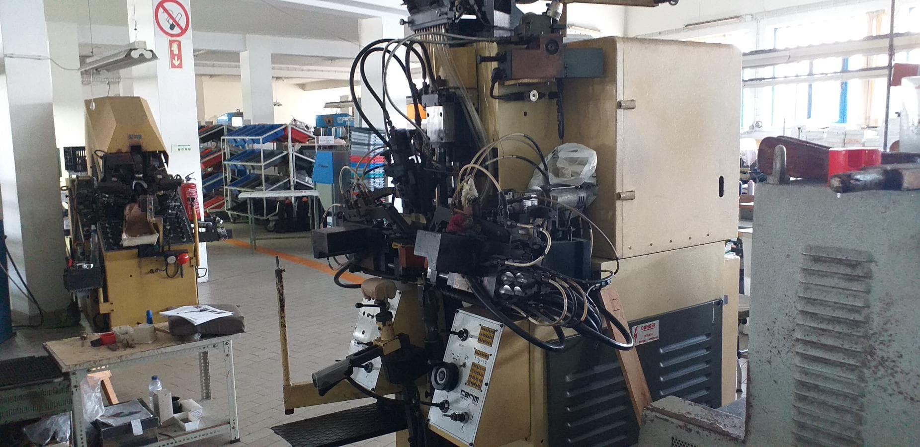 Máquina de Fechar Calcanheiras — imagem 2