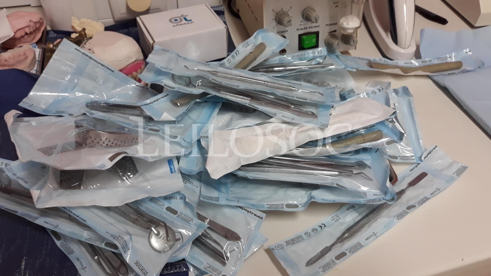 Equipamento Medicina Dentária + Mobiliário Clínico — imagen 37