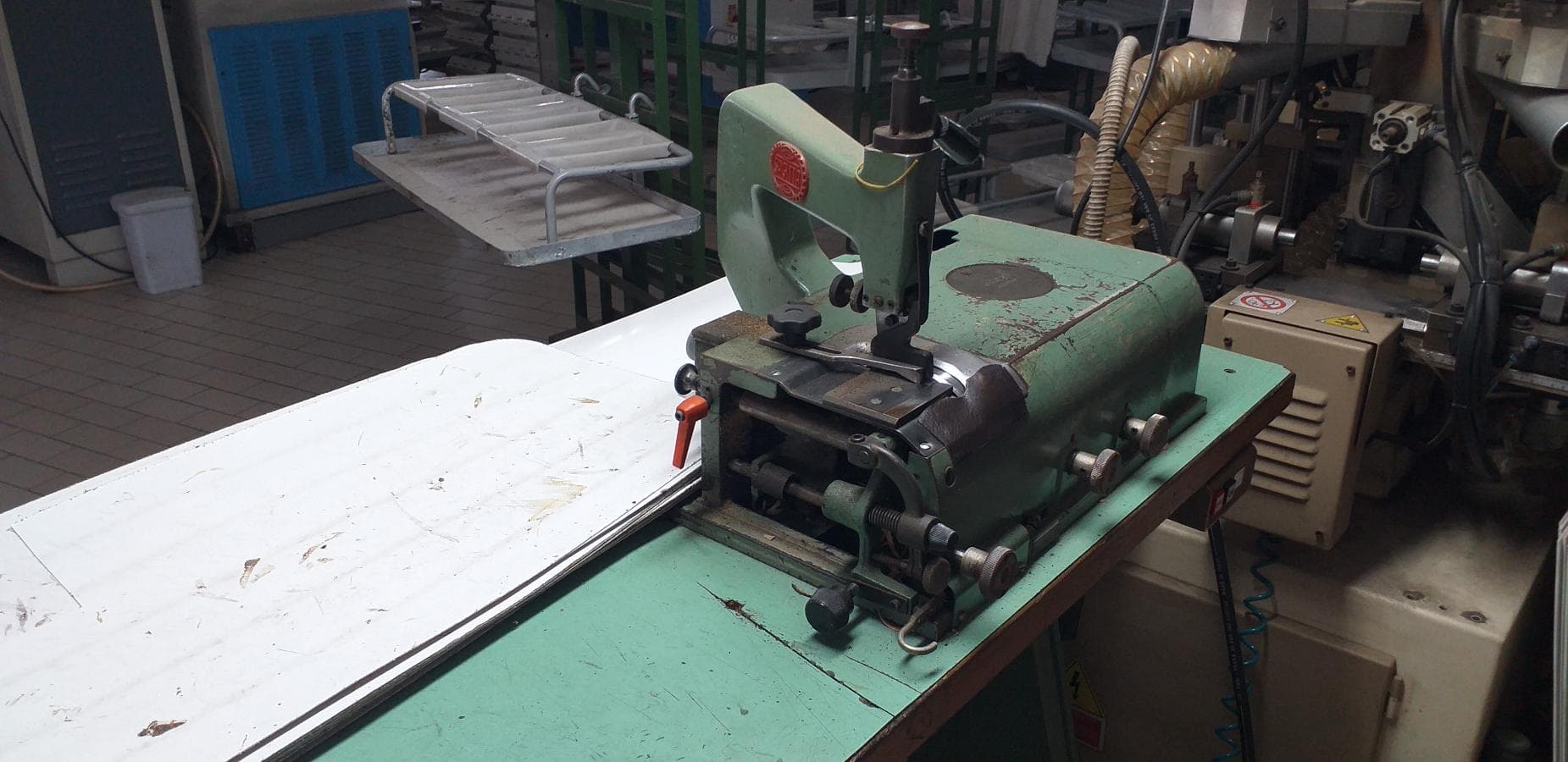 Máquina de Costura  +  Equipamento Diverso — imagem 47