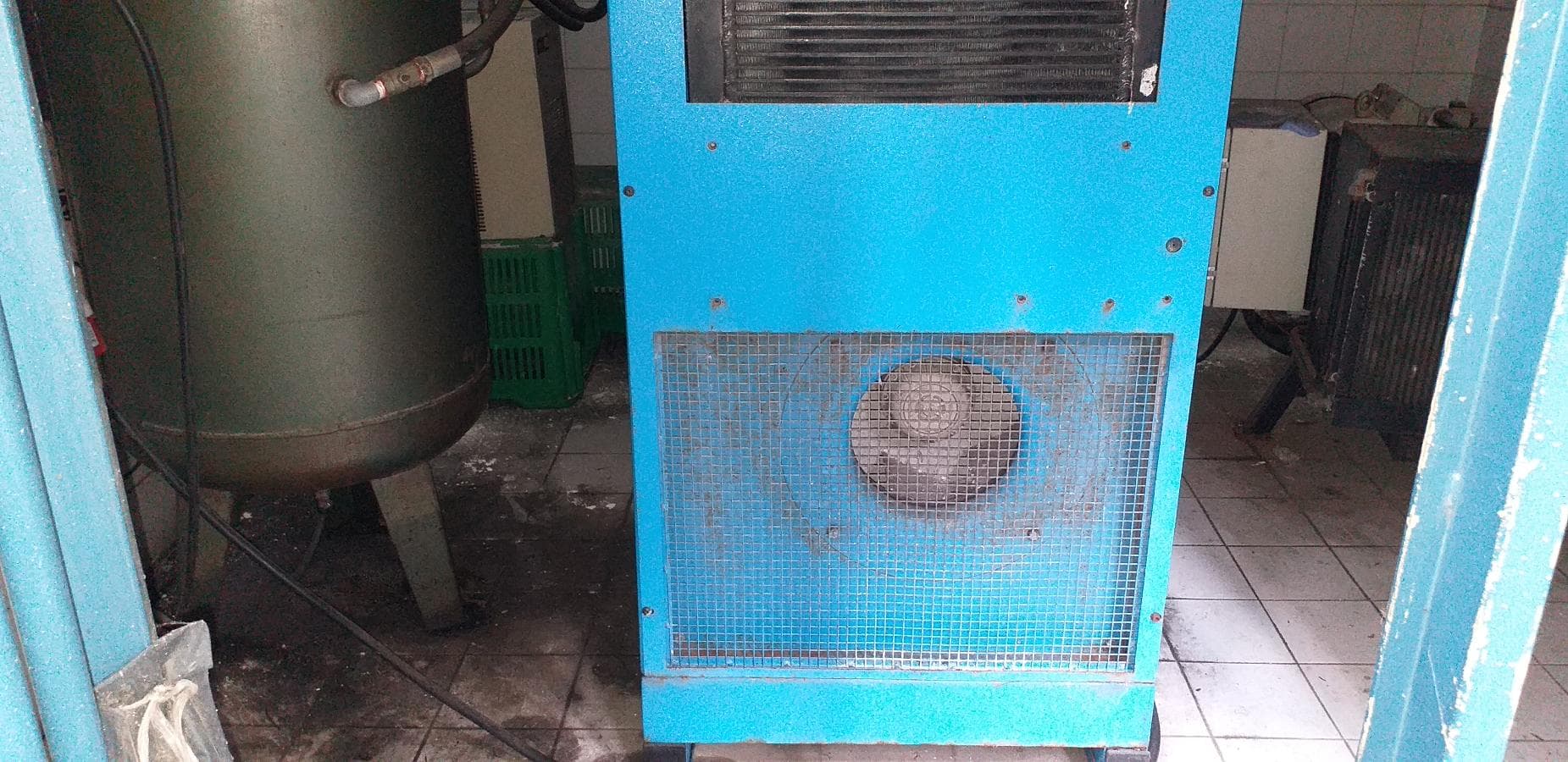 Compressores + Secador de Ar + Depósito de Ar + Motor + Depósito de Água — imagem 12