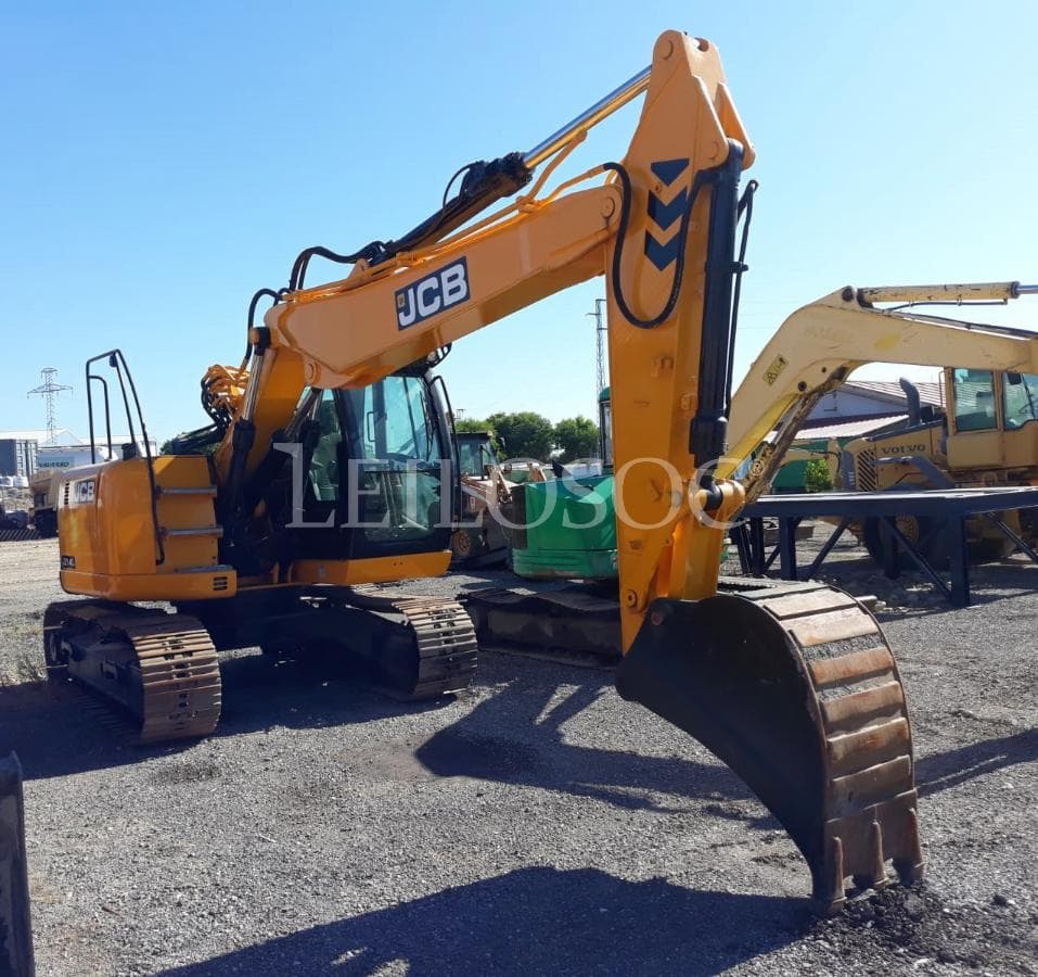 Excavadora JCB 14 Ton — imagem 1