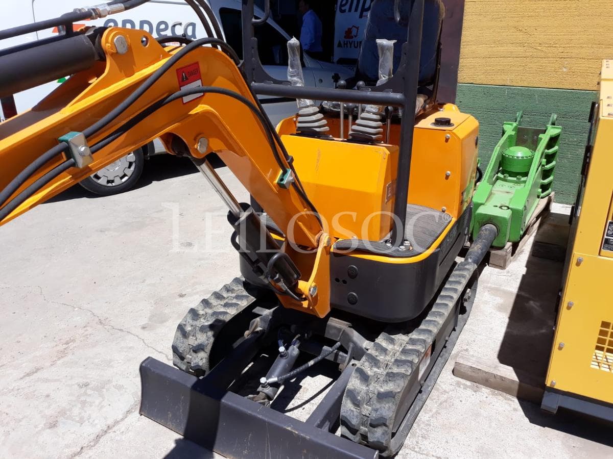 Mini Excavadora 800 Kg — imagem 2