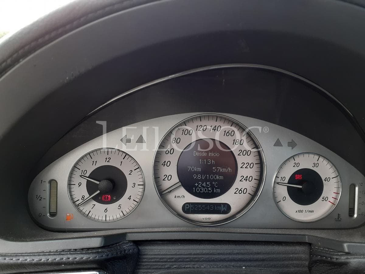 Mercedes-Benz E 270 CDI · Ano 2003 — image 12