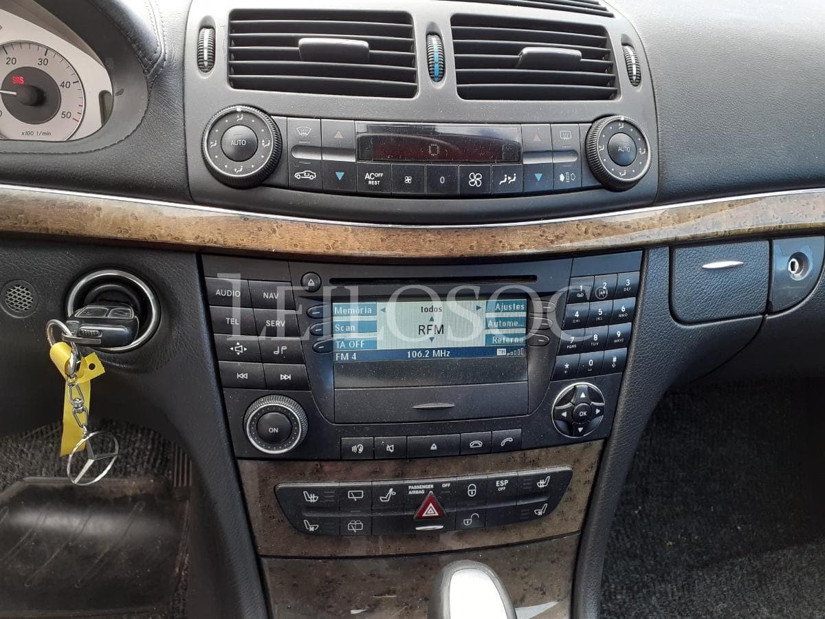 Mercedes-Benz E 270 CDI · Ano 2003 — image 15