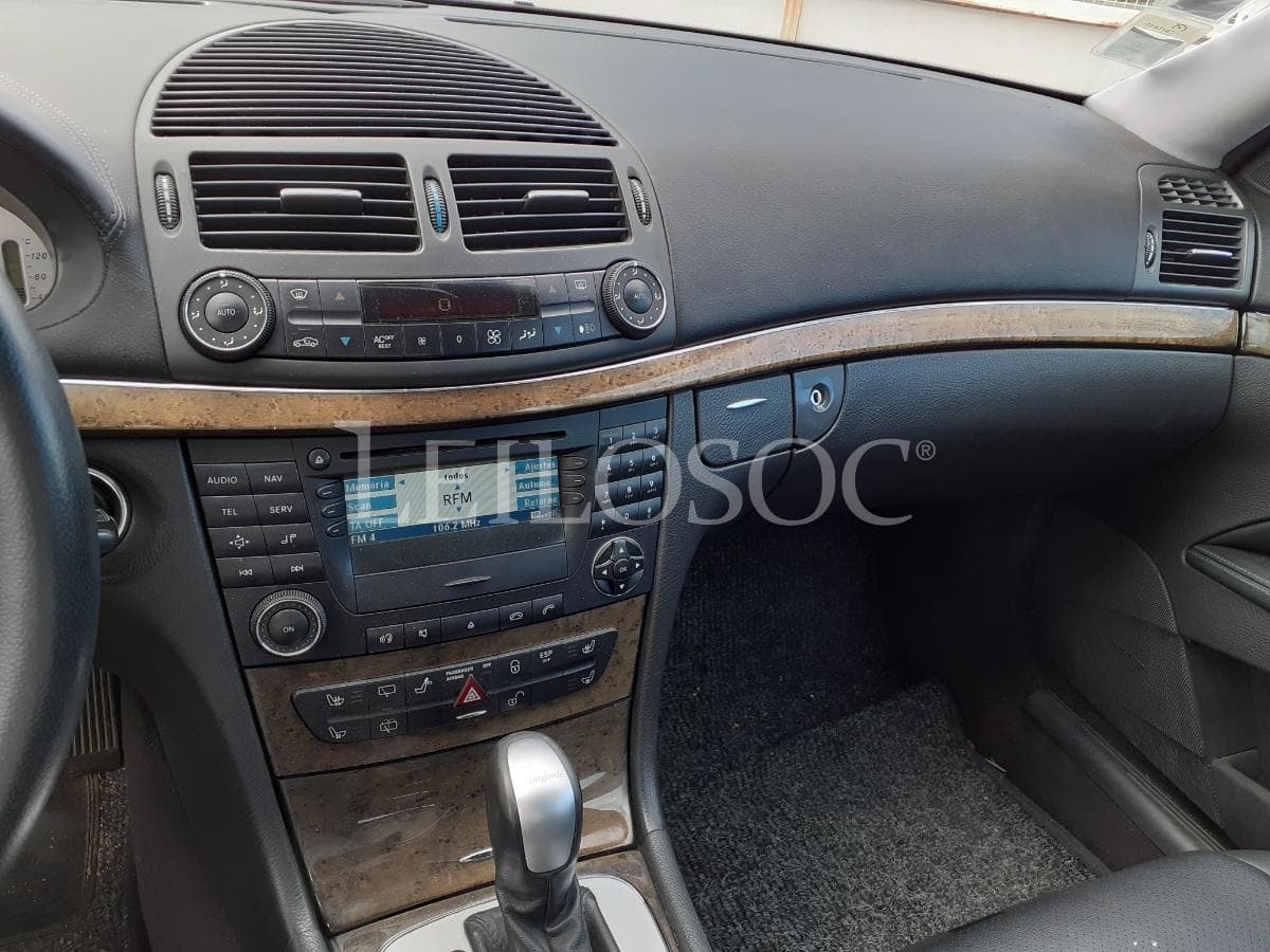 Mercedes-Benz E 270 CDI · Ano 2003 — image 16