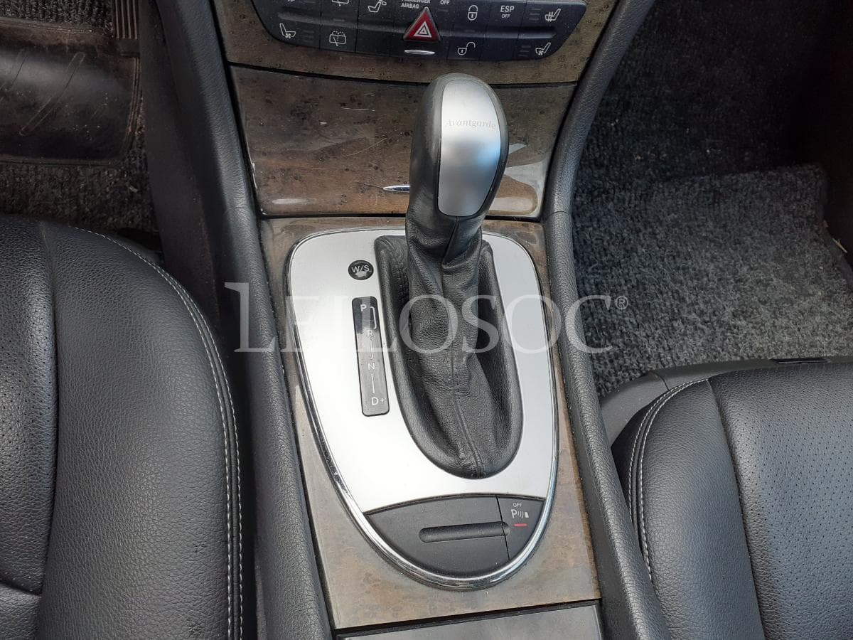Mercedes-Benz E 270 CDI · Ano 2003 — image 17