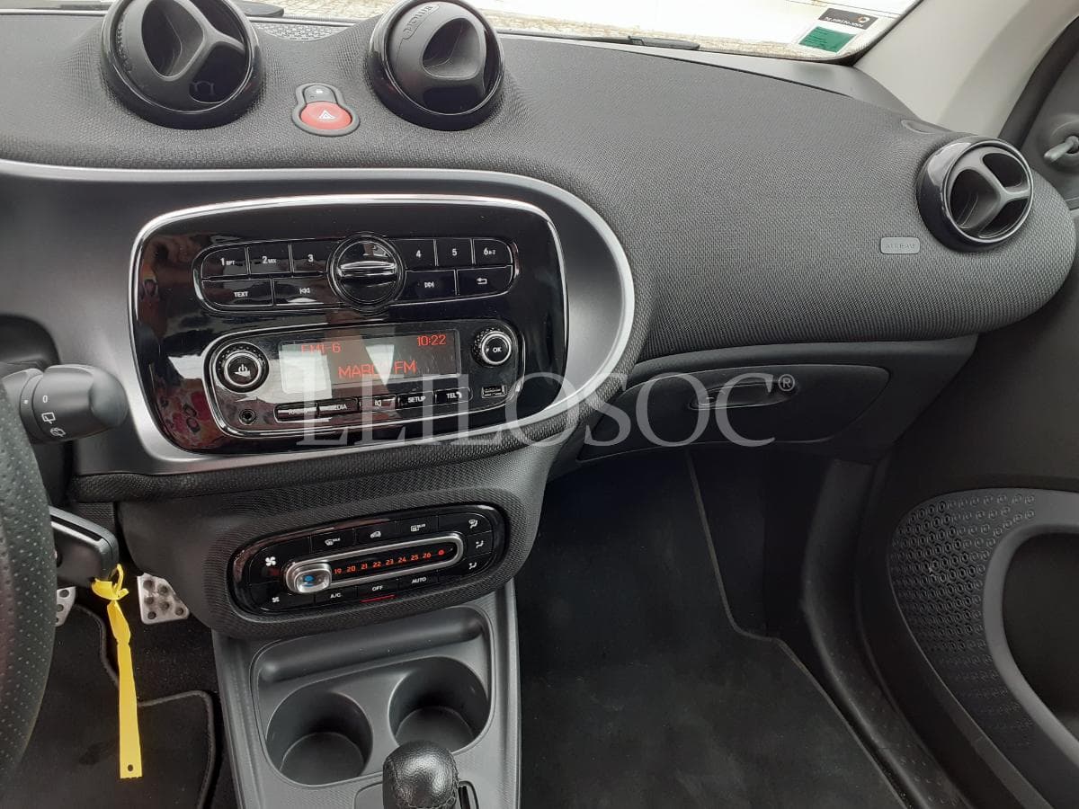 Smart Fortwo Coupe 0.9 · Ano 2016 — imagem 13