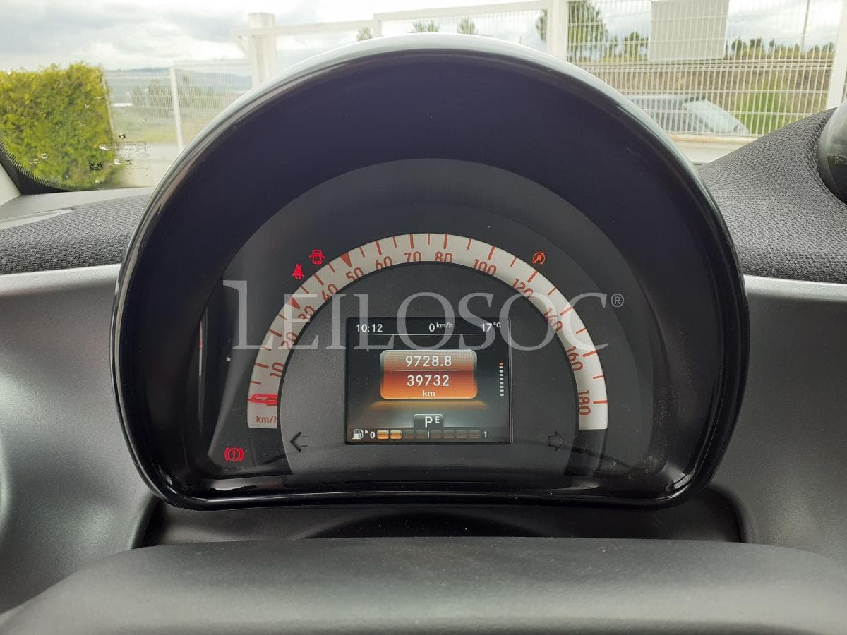 Smart Fortwo Coupe 0.9 · Ano 2016 — imagem 14