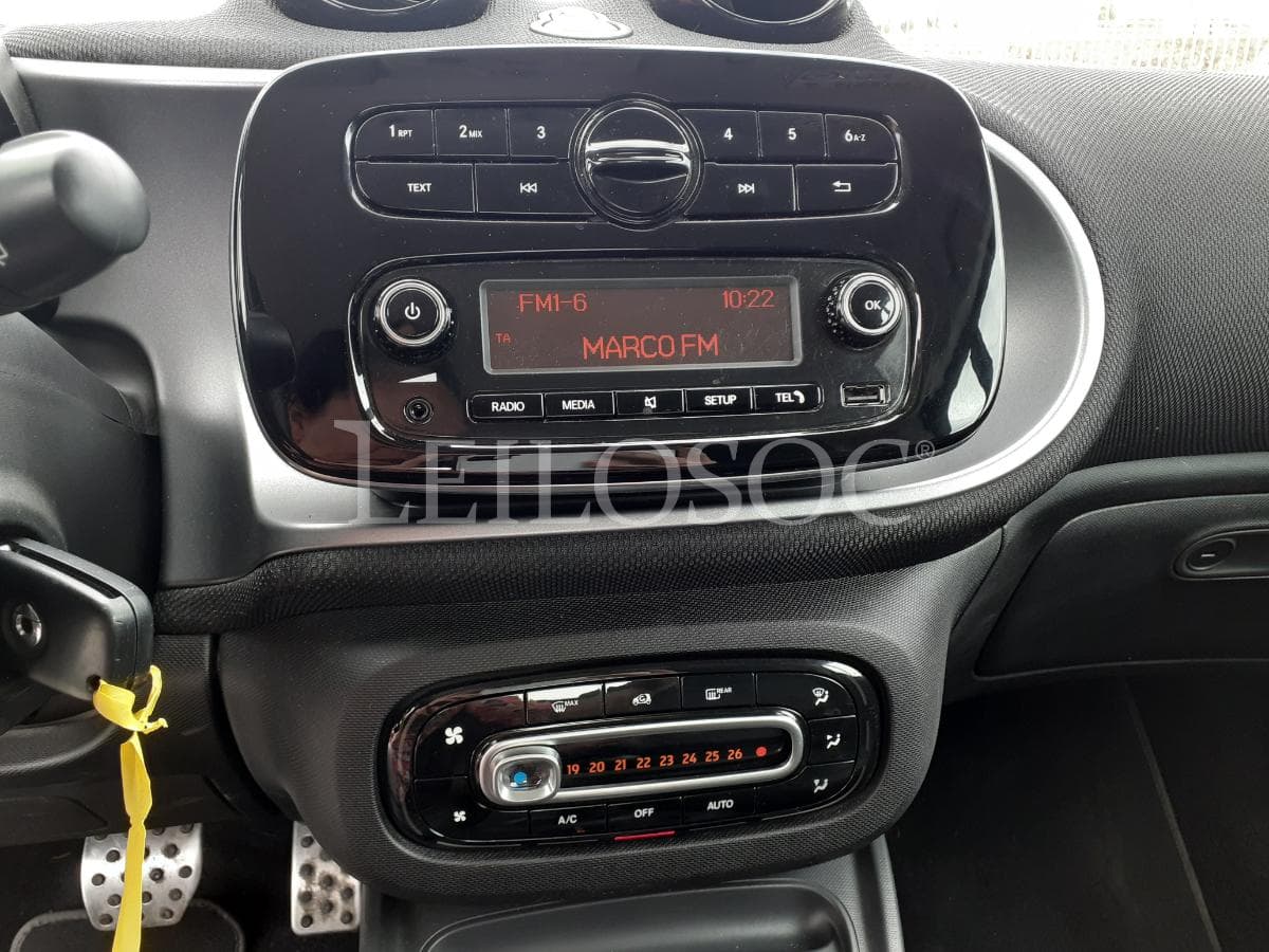 Smart Fortwo Coupe 0.9 · Ano 2016 — imagem 15