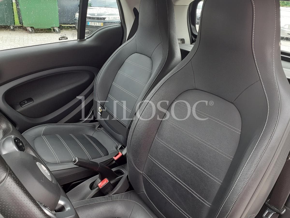 Smart Fortwo Coupe 0.9 · Ano 2016 — imagem 17