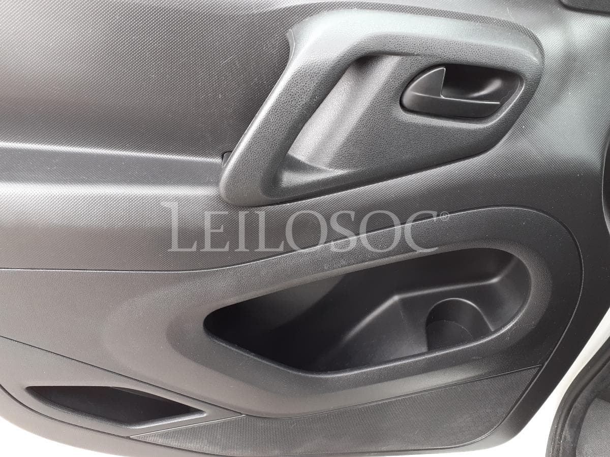 Citroën Berlingo 1.6 HDI · Ano 2013 · 3 Lugares — imagem 9