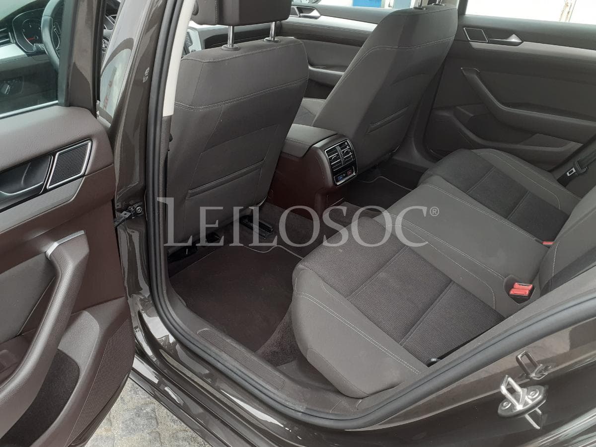 VW Passat Variant 1.6 TDI · Ano 2015 — imagem 18