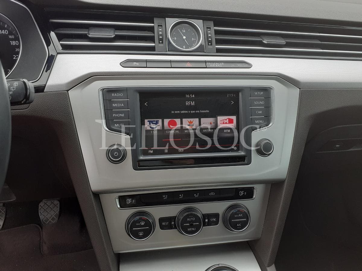 VW Passat Variant 1.6 TDI · Ano 2015 — imagem 12