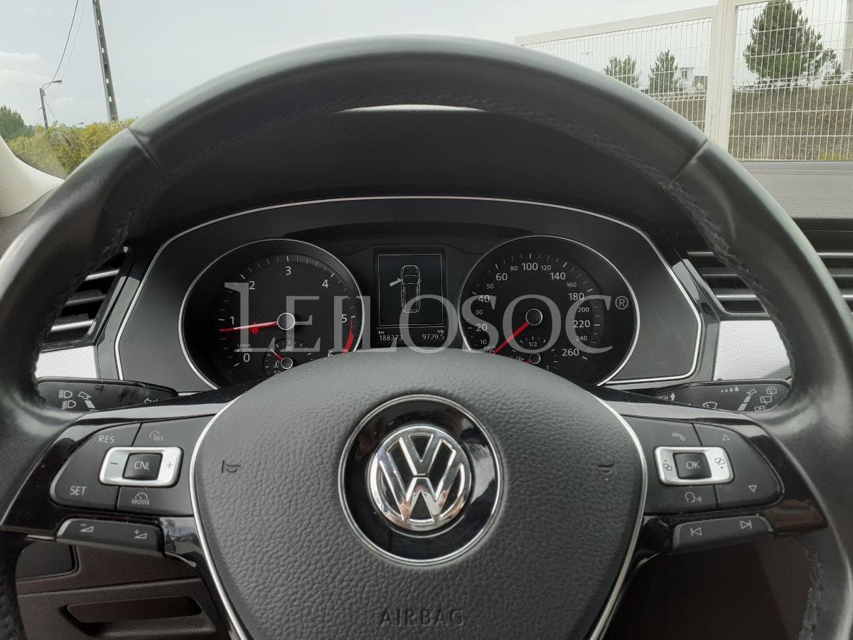 VW Passat Variant 1.6 TDI · Ano 2015 — imagem 11