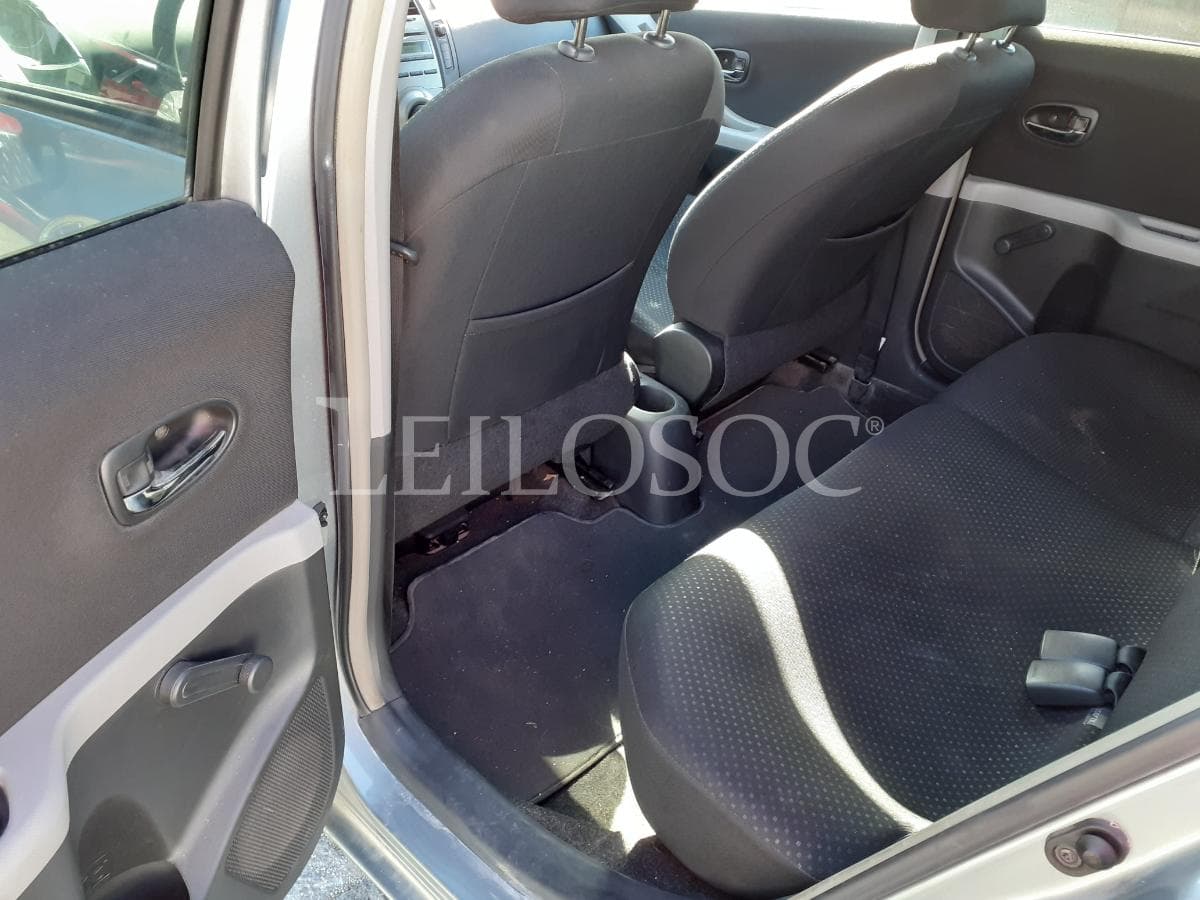 Toyota Yaris — imagem 14