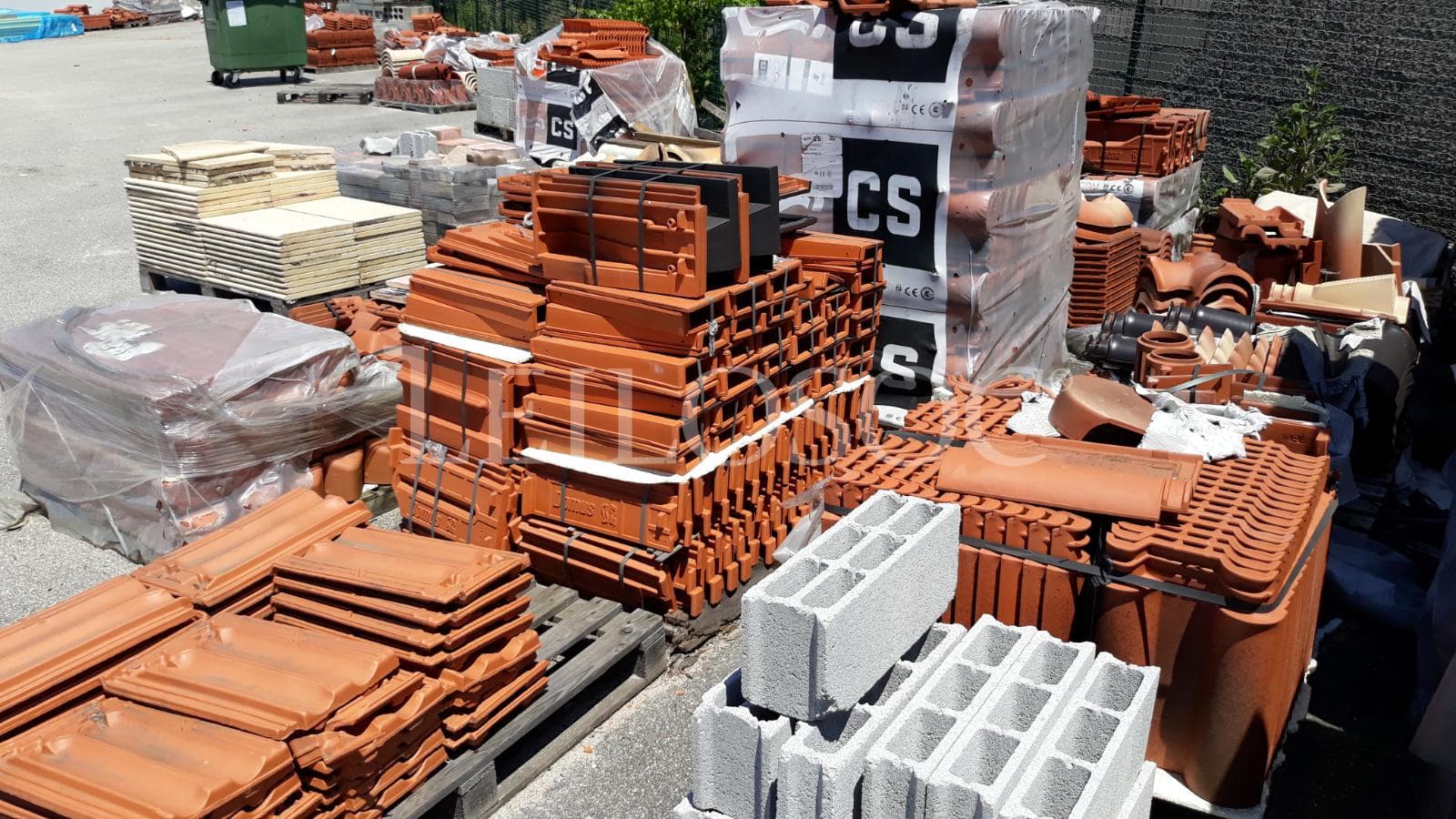 Roof tiles and accessories — image 4